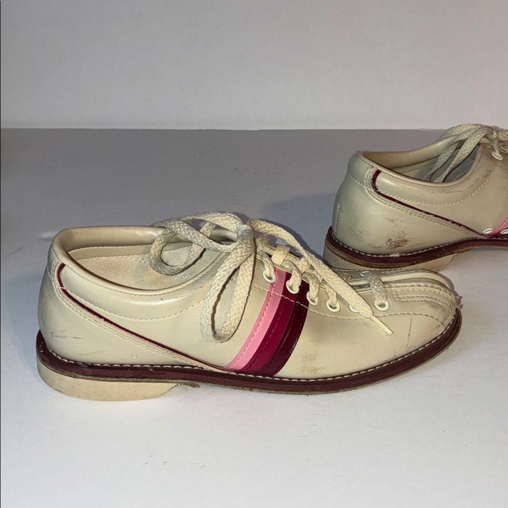 Vintage Endicott Johnson Bowling Shoes, Size 6 - Picture 6 of 10